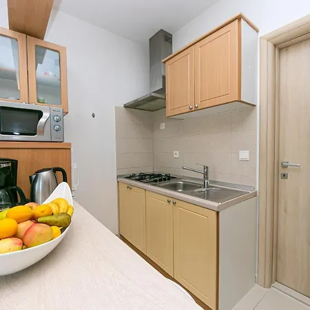 With A Parking Space Brela, Makarska - 20221 Apartment