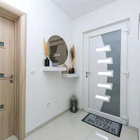 With A Parking Space Brela, Makarska - 20221 Apartment *