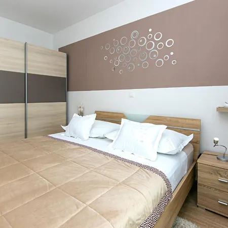 Apartment With A Parking Space Brela, Makarska - 20221 *